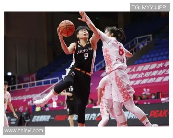 成都羽毛球队在冠军赛中以79分稳居积分榜首位展现强劲实力 成都羽毛球队在冠军赛中以79分稳居积分榜首位展现强劲实力