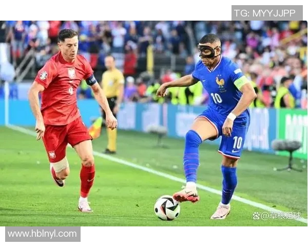 莱万领衔球队新征程展现足球魅力与激情的完美结合